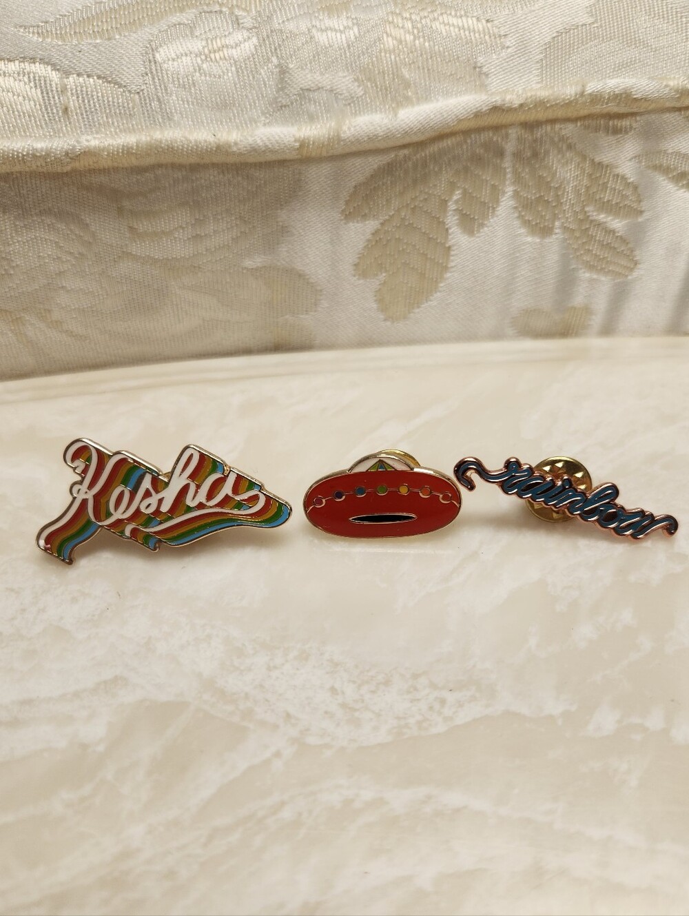 KESHA Rainbow Tour VIP Pin Set - Picture 2 of 7